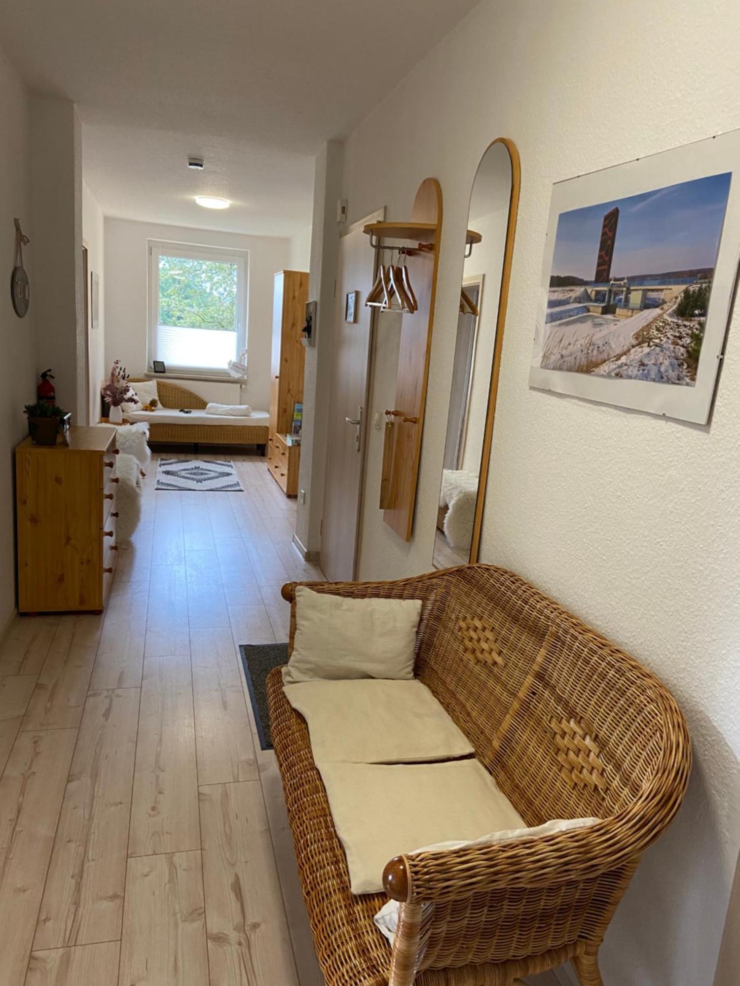 Gelbes Haus Seenland Ferienwohnungen Xl Elsterheide Extérieur photo